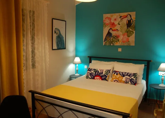 Domenica Apts II